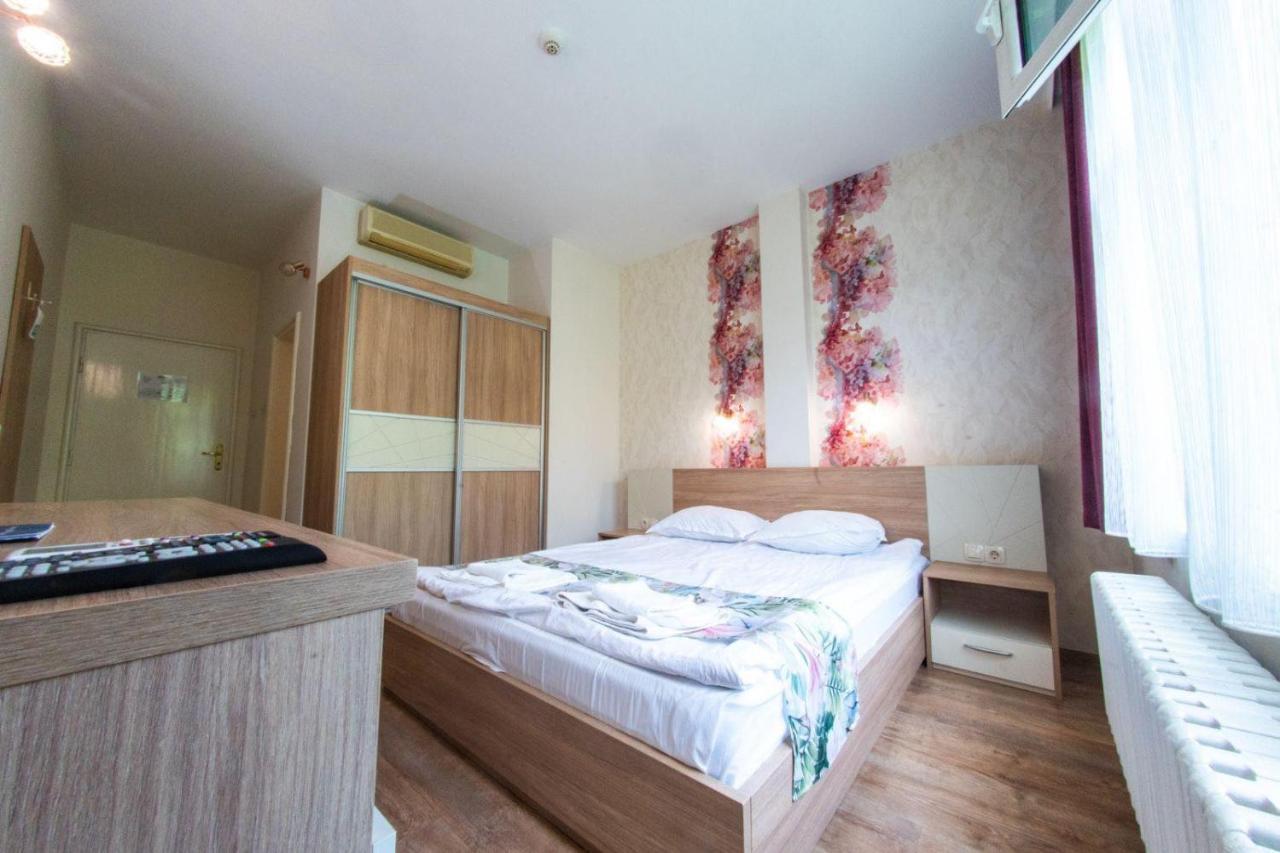 Hotel Ezeroto Стара-Загора Экстерьер фото