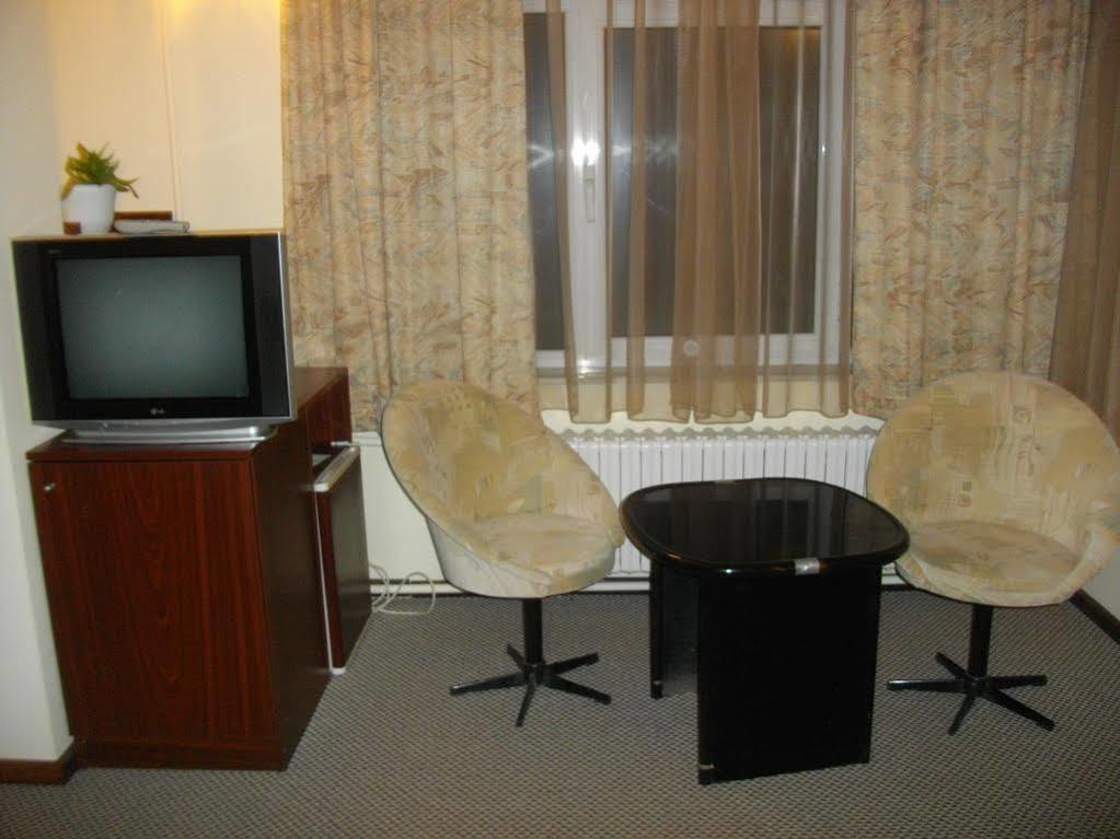 Hotel Ezeroto Стара-Загора Экстерьер фото