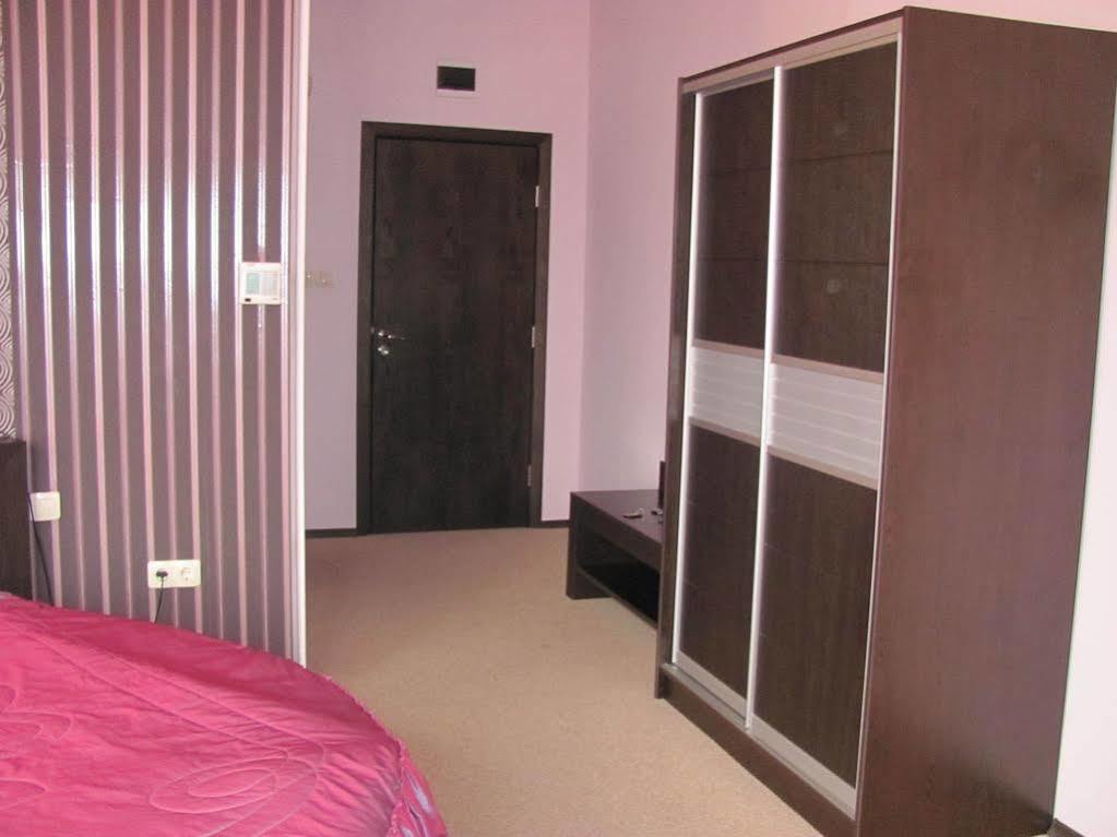 Hotel Ezeroto Стара-Загора Экстерьер фото